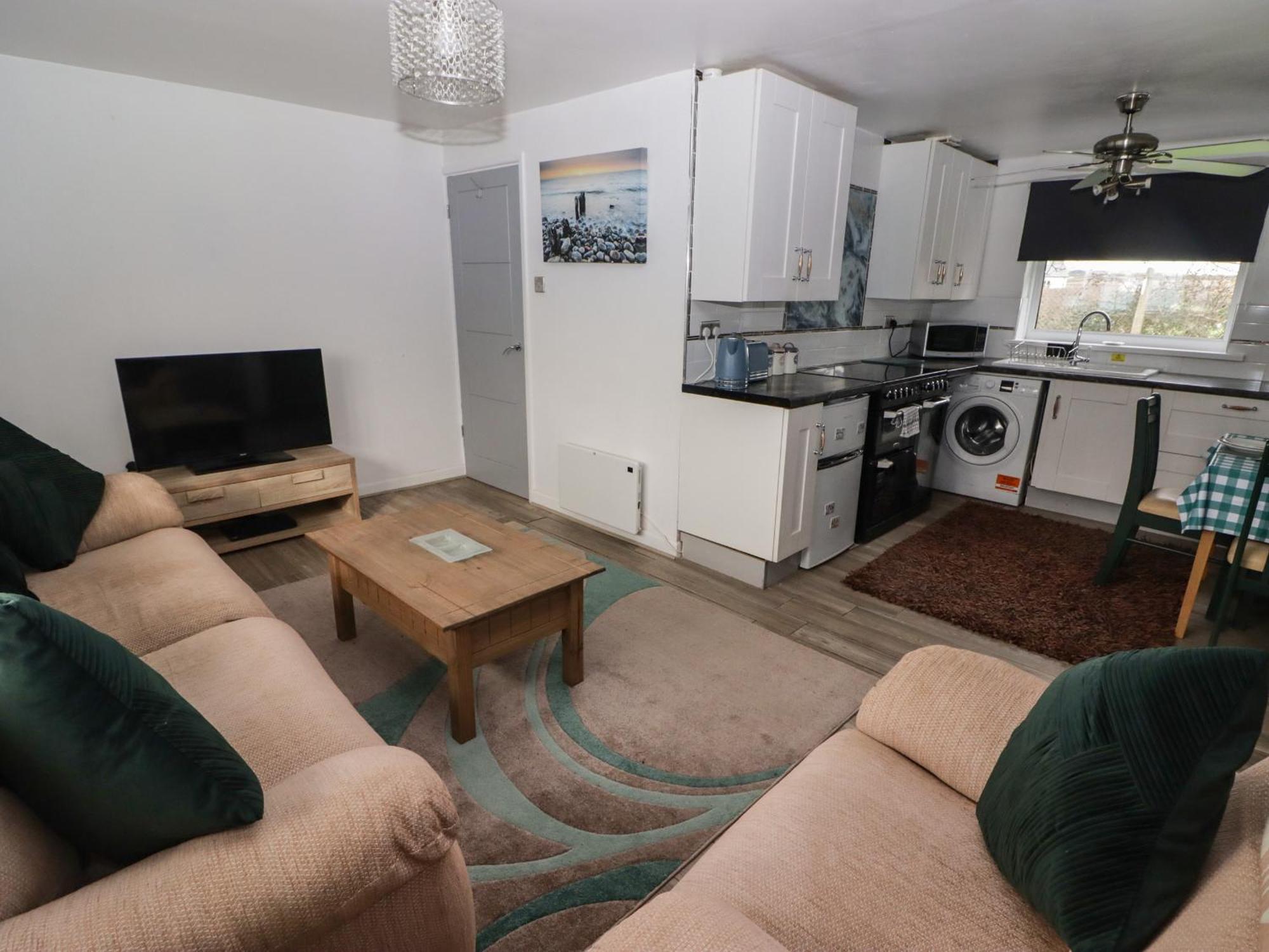 13 Gower Holiday Village Суонзи Екстериор снимка