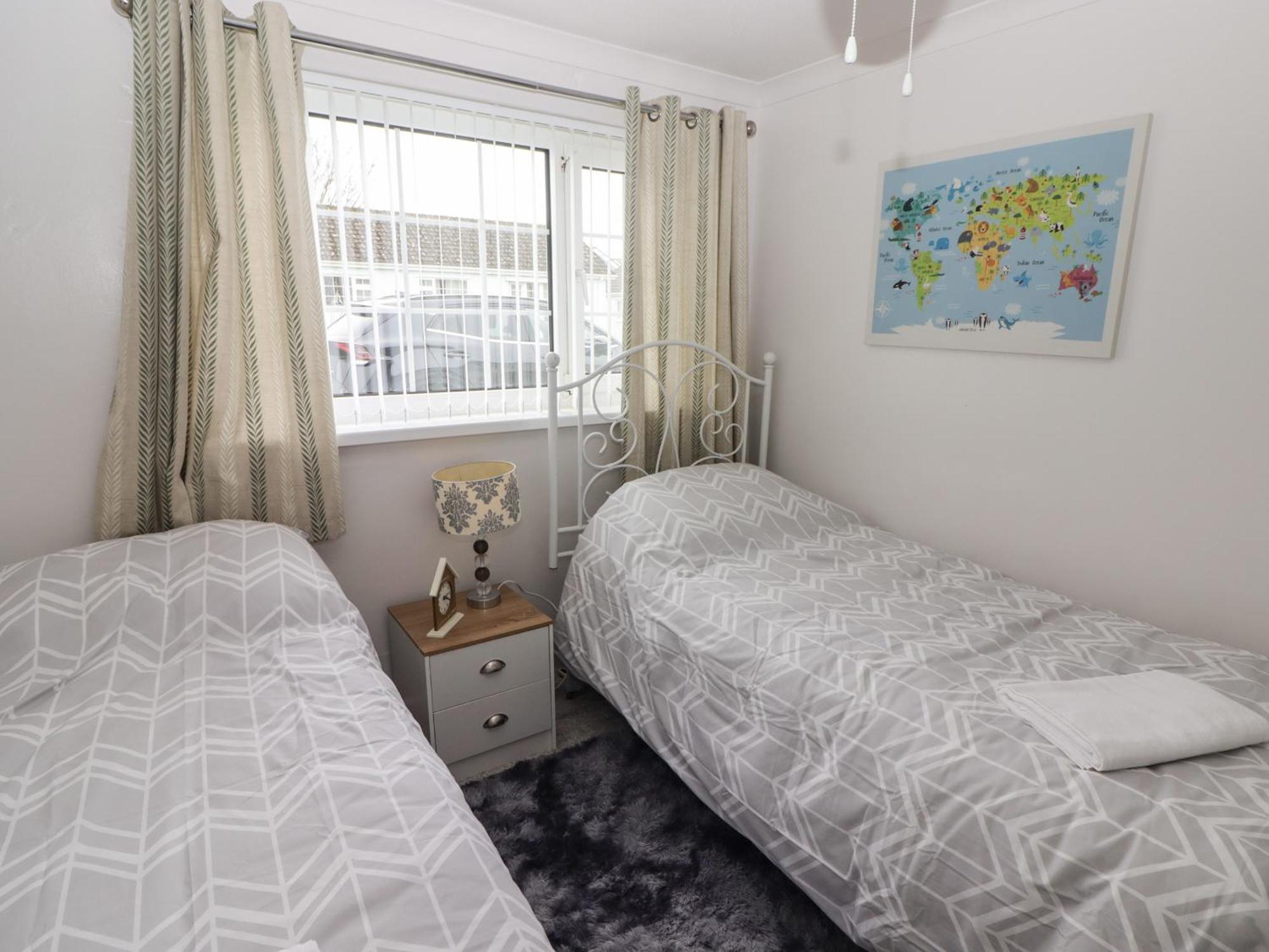 13 Gower Holiday Village Суонзи Екстериор снимка